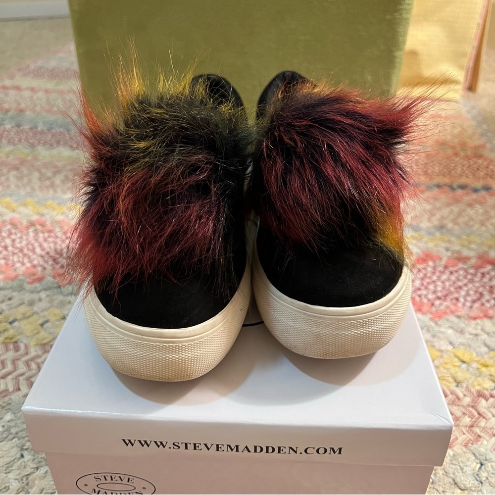 Steve Madden gills sneaker with Pom Pom